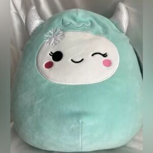 NWT 11” Yollie the Yeti Squishmallow